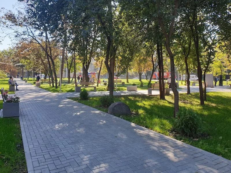 Сквер Букурия — Кишинёв — фото 1